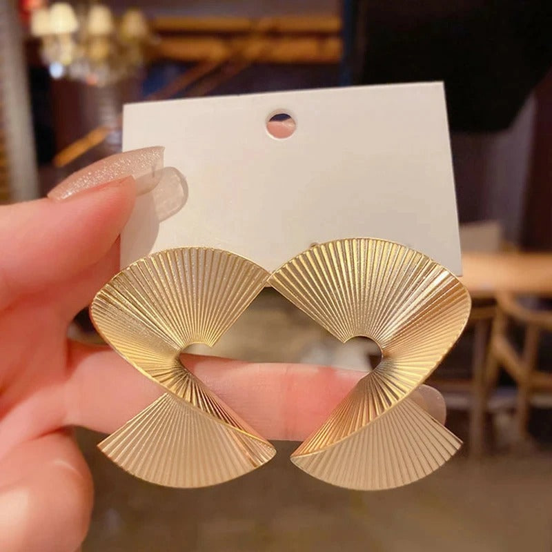 Geometric Spiral Big Stud Earrings