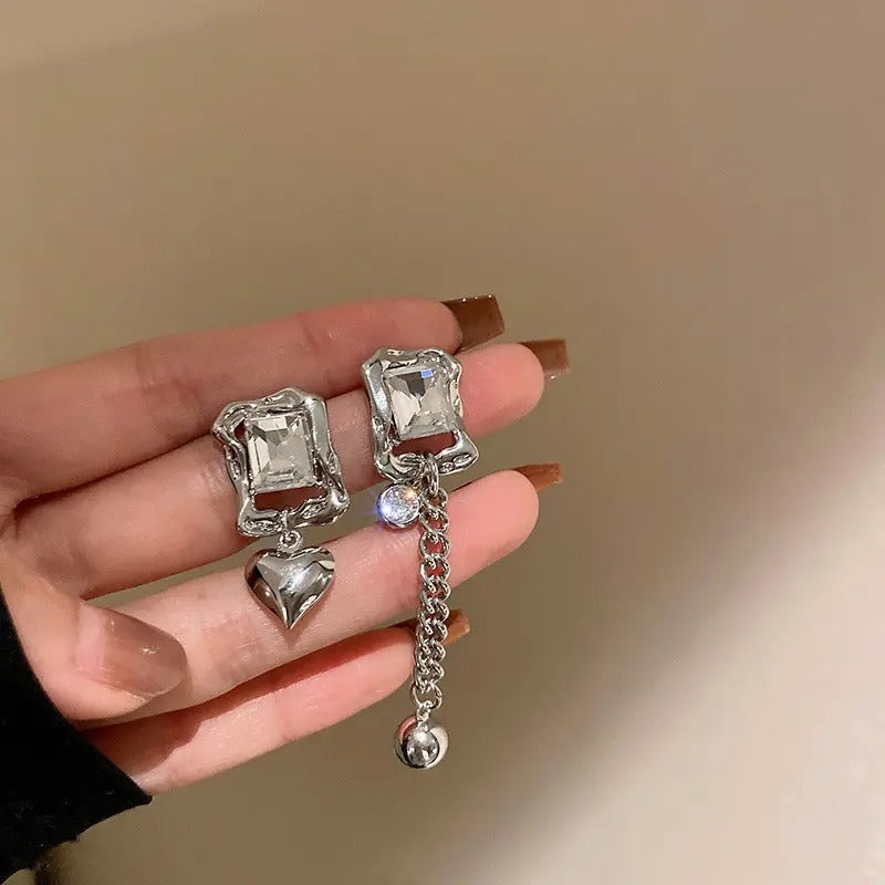 ❄️ Asymmetrical Cool Style Crystal Cuban Chain Tassel Earrings ❄️