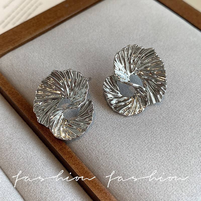 Texture Twisted Stud Earrings