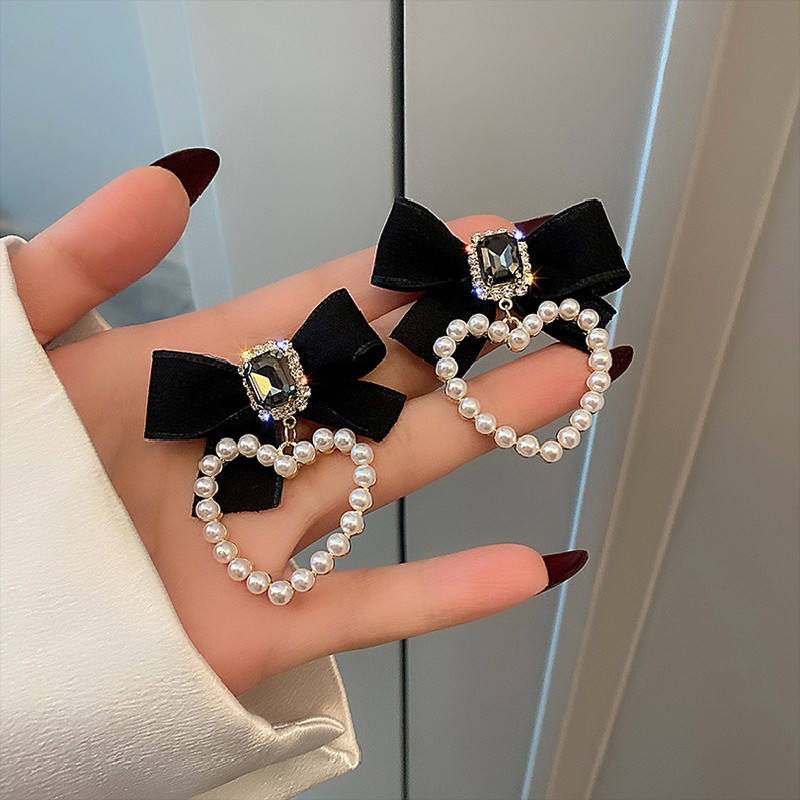 Pearl Around Heart & Bow Knot Oversized Stud Earrings