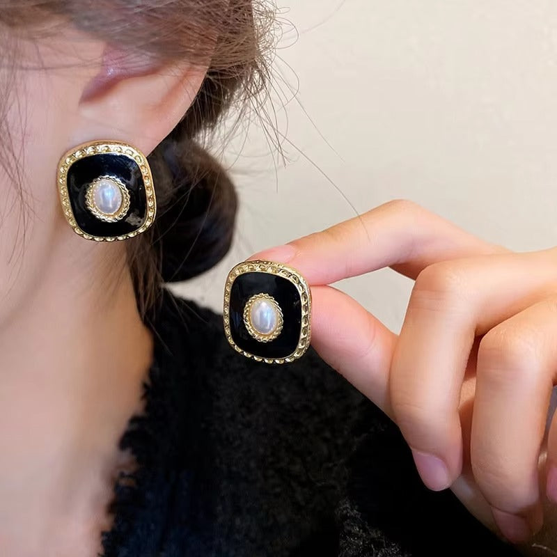 Retro Square Pearl Earrings