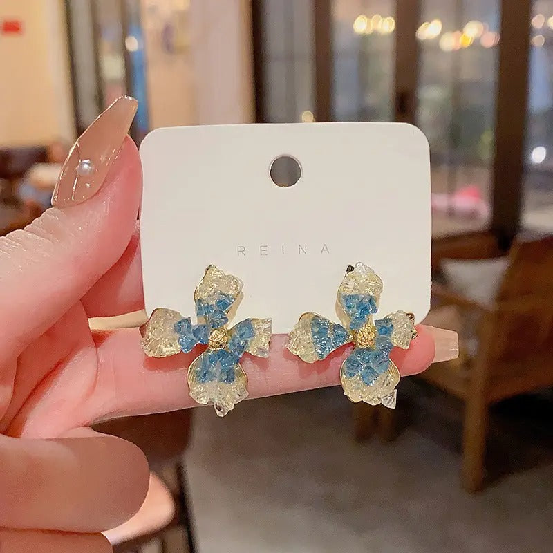 Blue Gradient Crystal Flower Stud Earrings