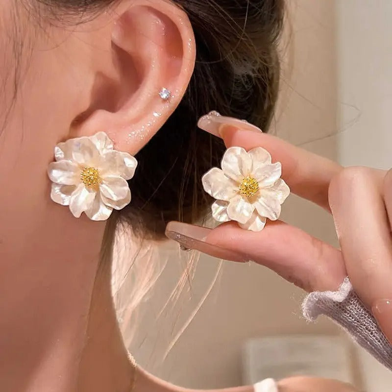 Sweet Camellia Stud Earrings