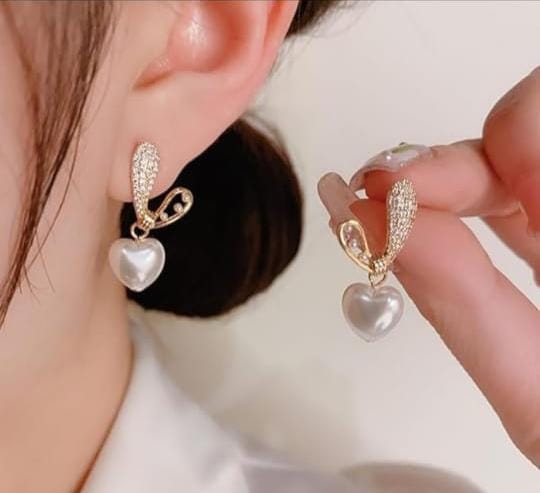 Korean Vintage Crystal Pearl Heat Earring