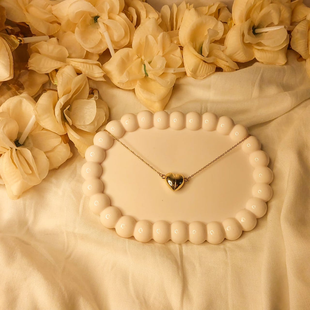 ✨ Magnetic Heart Chain necklace