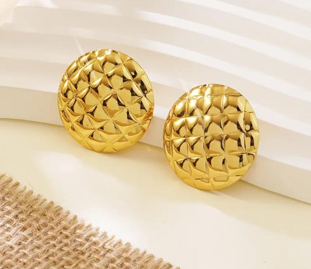 Anti tarnish Trendy sheeld stud earrings