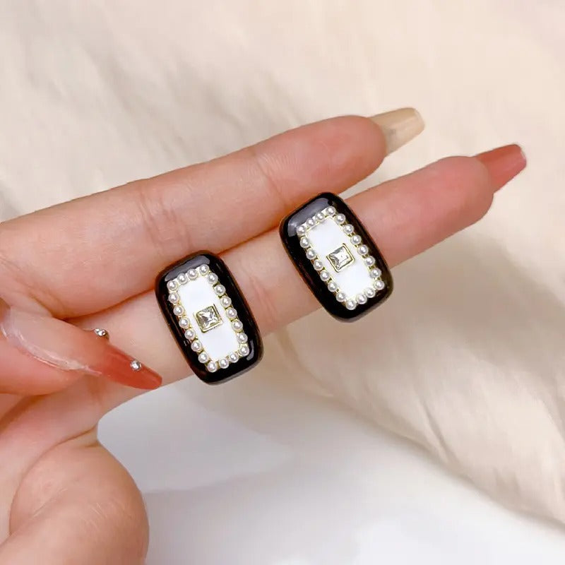 Irregular Geometric Pearl Stud Earrings