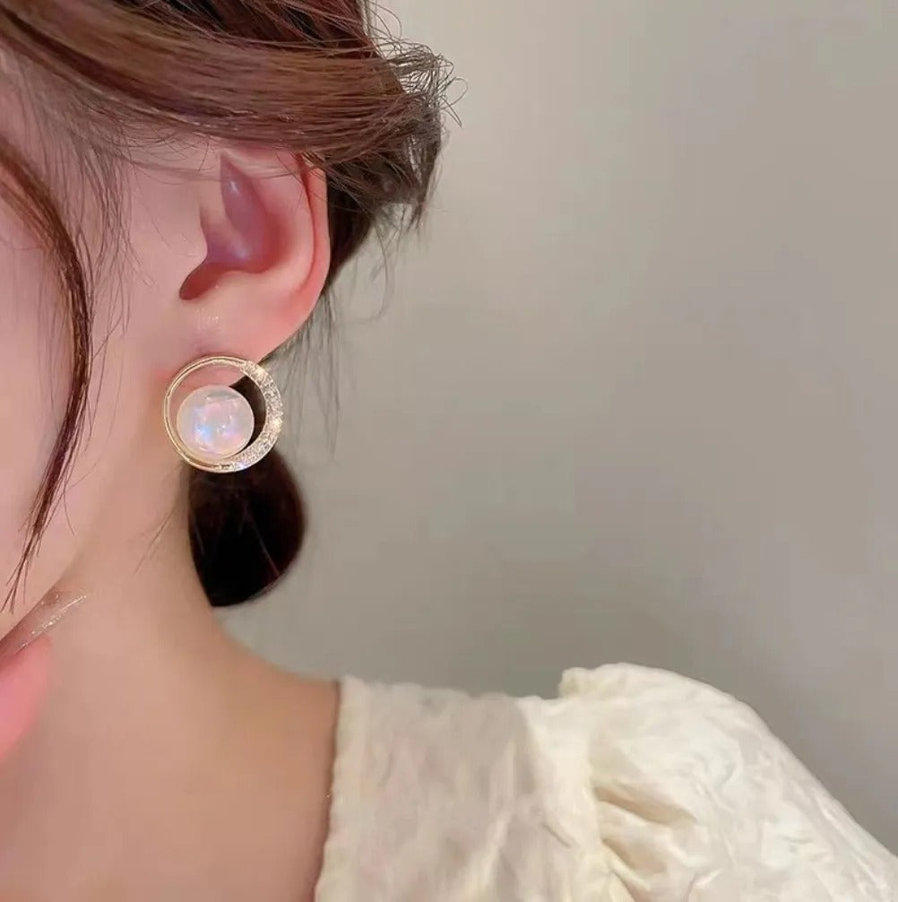 Exquisite Mermaid Pearl Round Stud Earrings