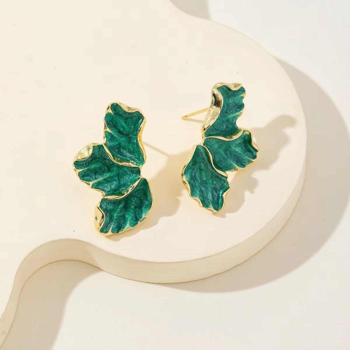 💚 Maple Green Leaf Flower Oil Drip Earrings