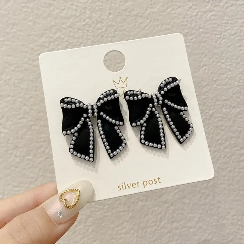 Black Pearl Decor Bow Knot Stud Earrings