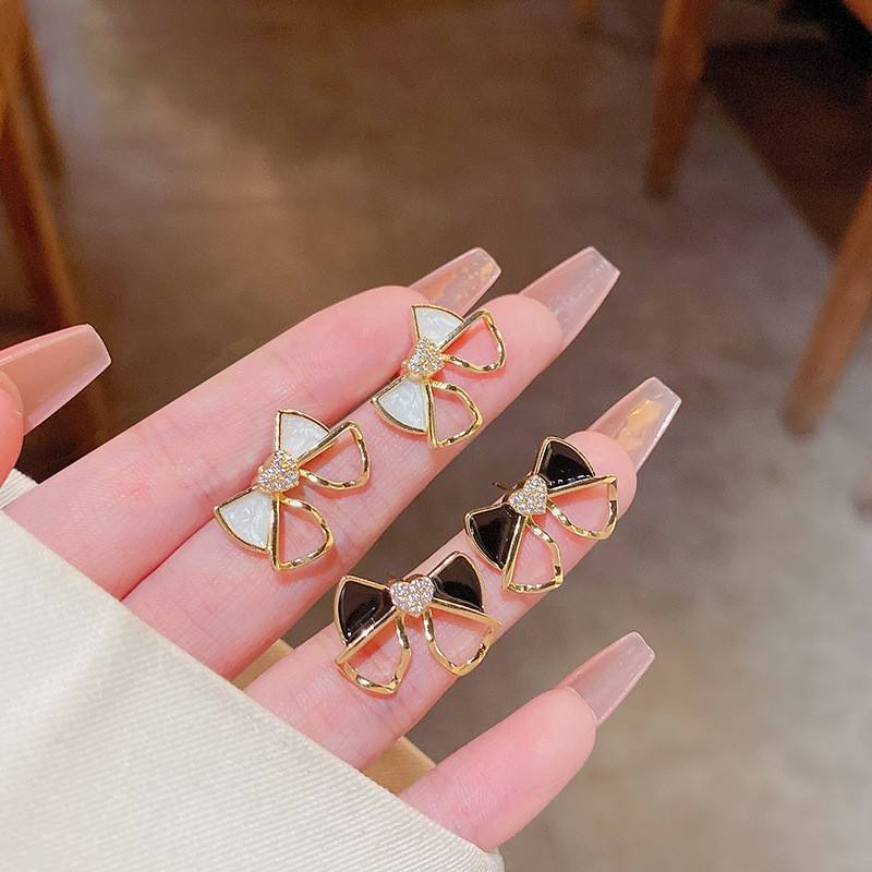 Minimal Bowknot Stud Earrings