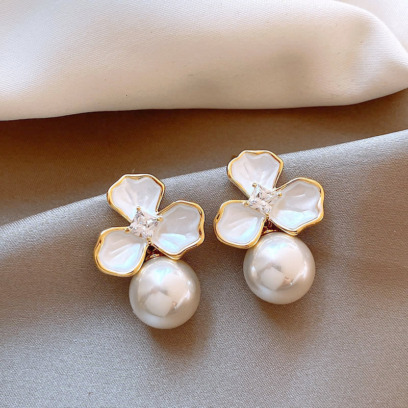 Eira Belle Earrings